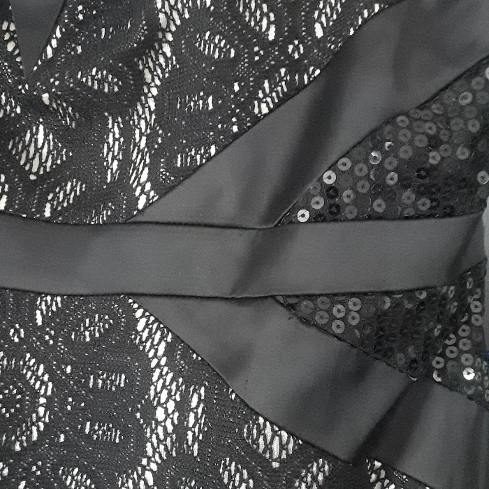 Dress - Picture 4 of 5